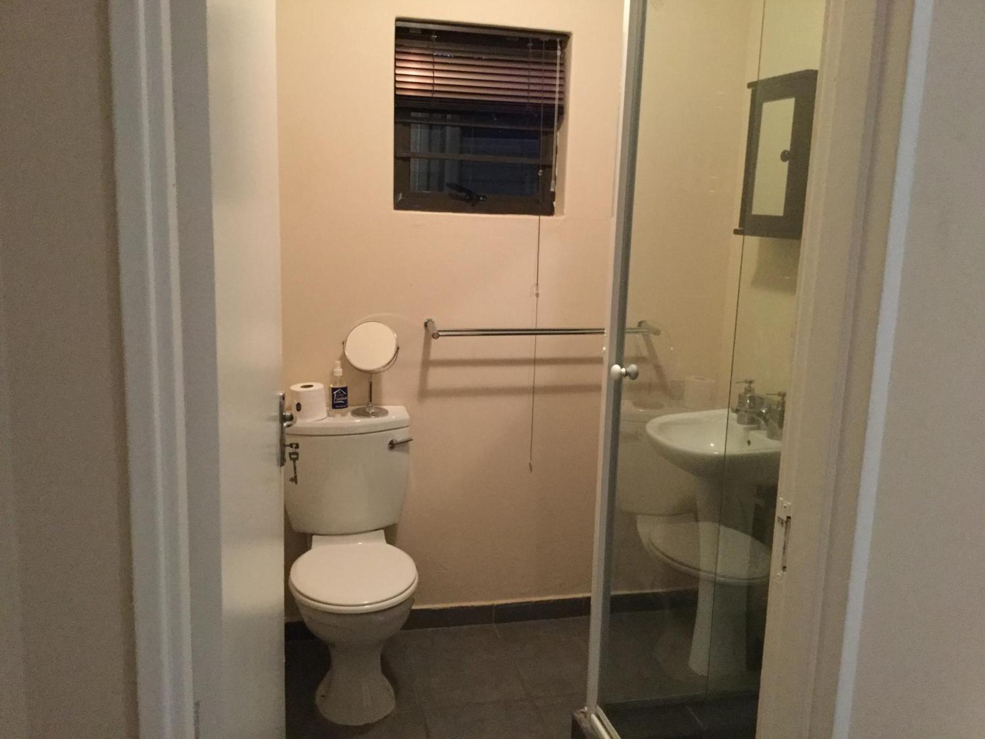 A Little Guesthouse Блумфонтейн Номер фото